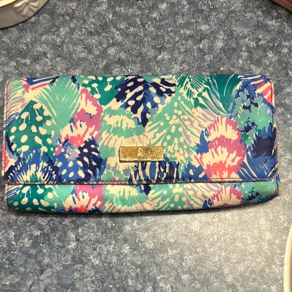 Lilly Pulitzer Travel Wallet Organizer - Print: Multi Quill Out